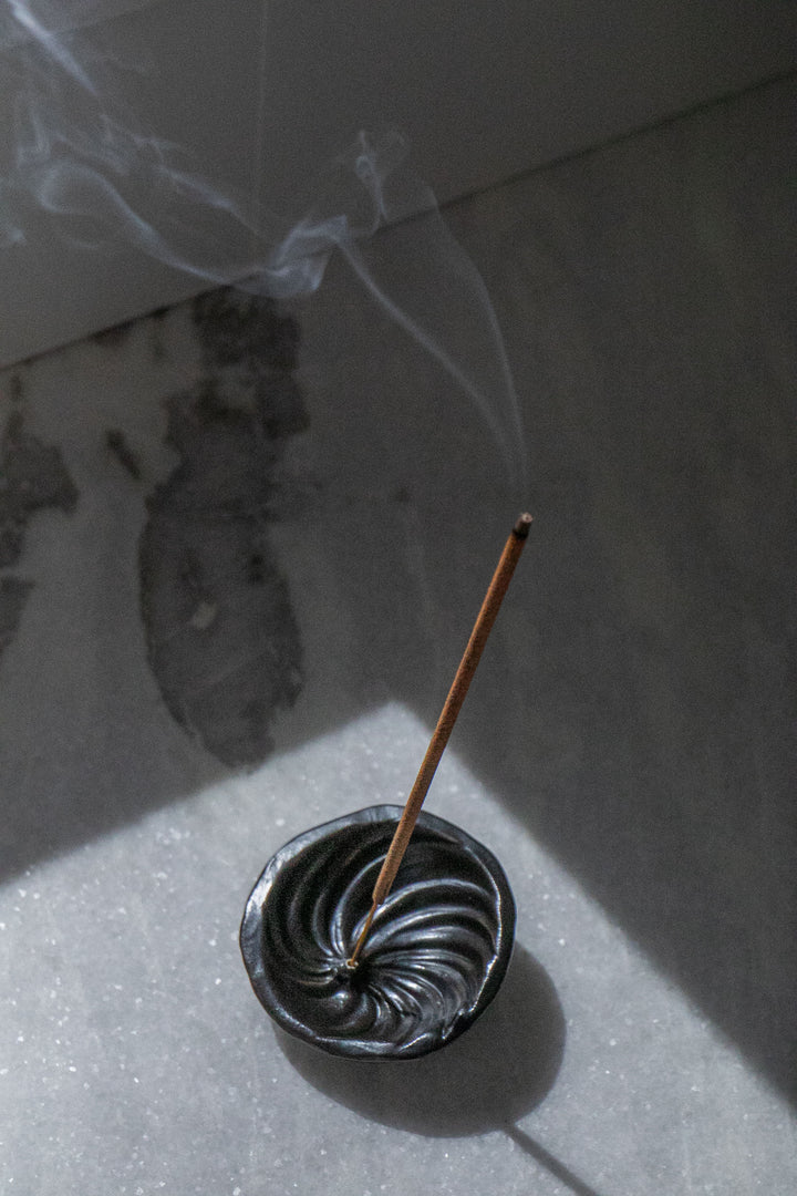 Abalone Shell Incense Holder - Matte Black
