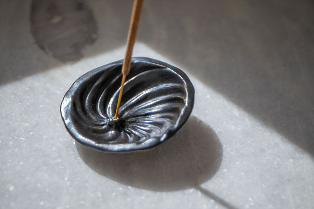 Abalone Shell Incense Holder - Matte Black