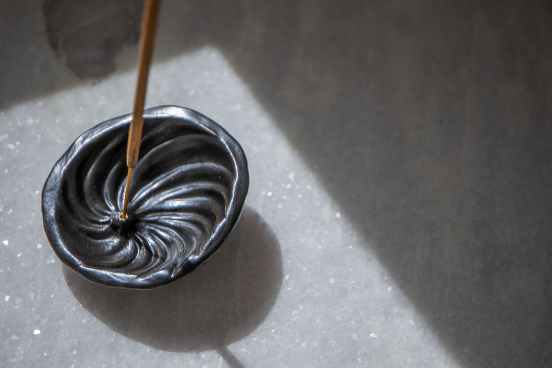 Abalone Shell Incense Holder - Matte Black