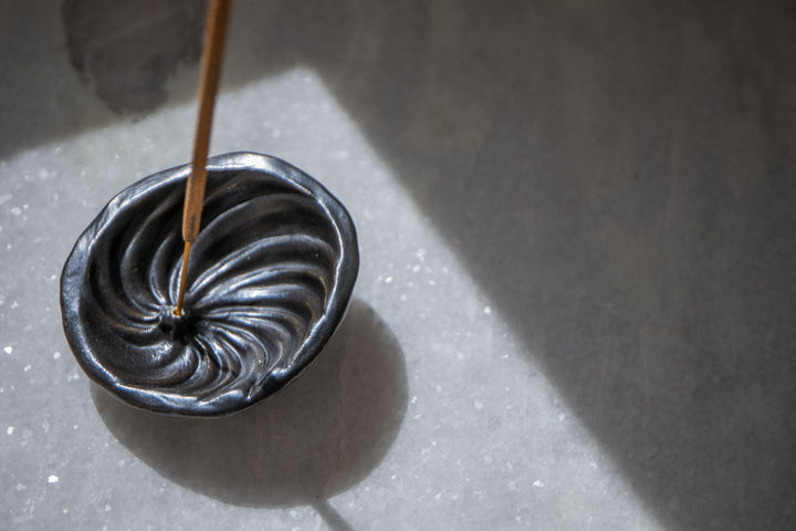 Abalone Shell Incense Holder - Matte Black