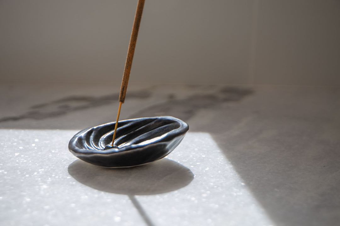 Abalone Shell Incense Holder - Matte Black